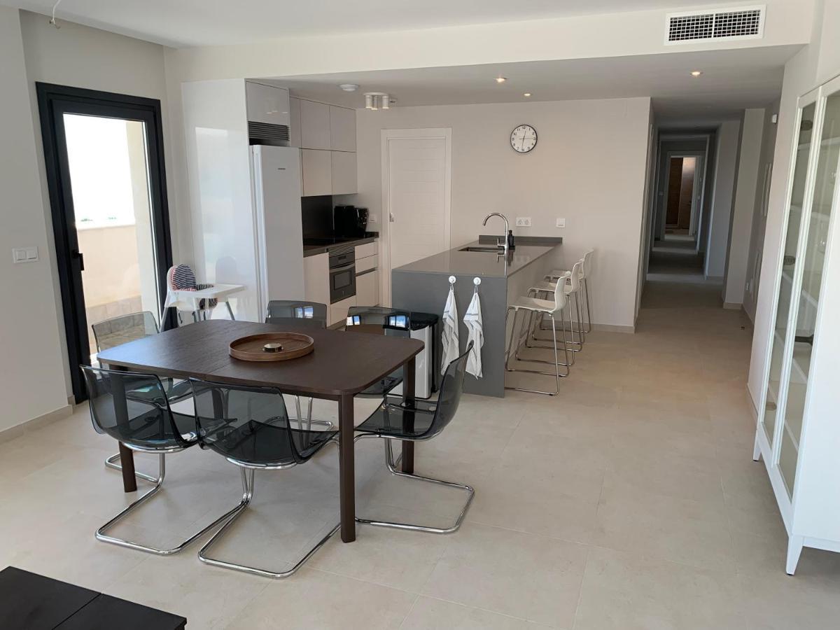 דירות הואלבה Penthouse With Wide Terrace Next To The Ocean מראה חיצוני תמונה